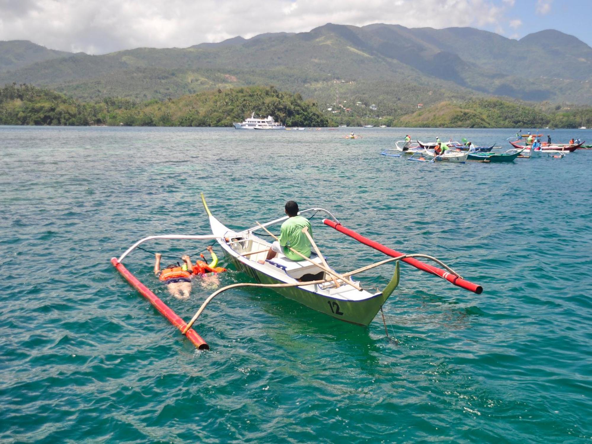 Badladz Staycation Condos Puerto Galera Exterior foto