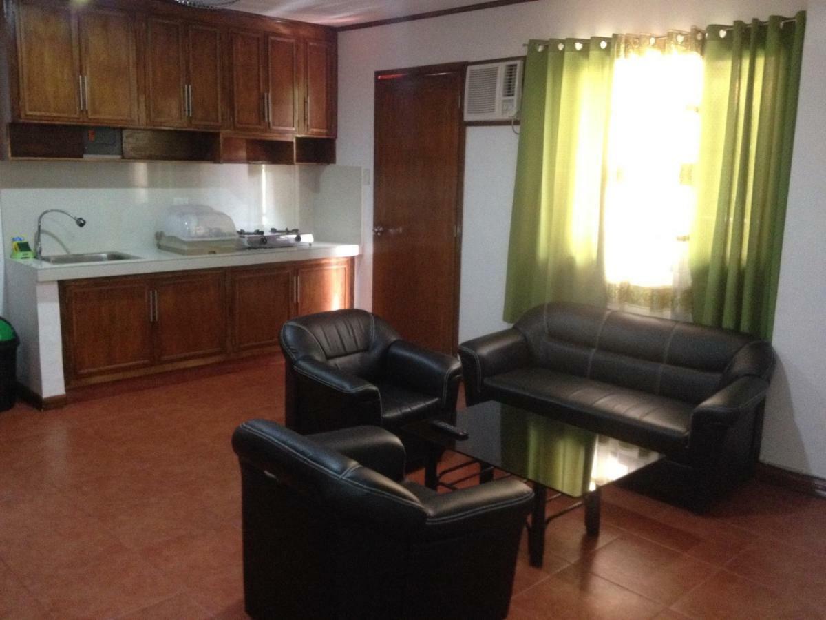 Badladz Staycation Condos Puerto Galera Exterior foto